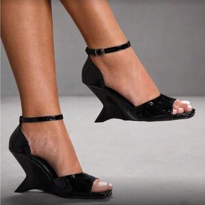 🆕 Patent Square Toe Wedge Sandals